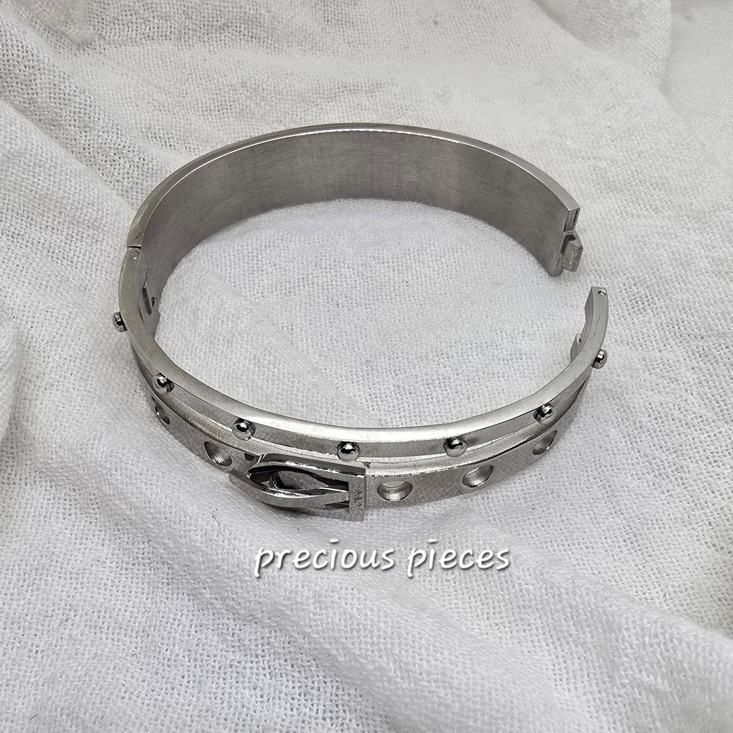 Stainless Steel Belt Shape Love Word Bangle Bracelet