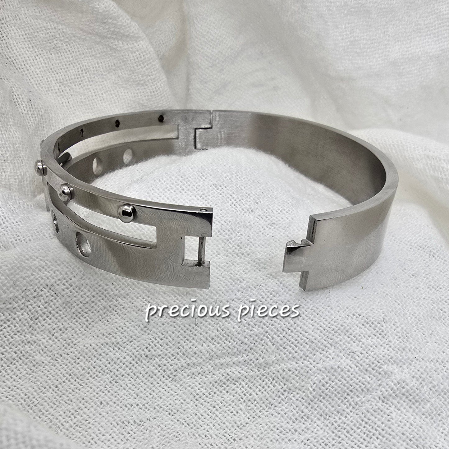 Stainless Steel Belt Shape Love Word Bangle Bracelet
