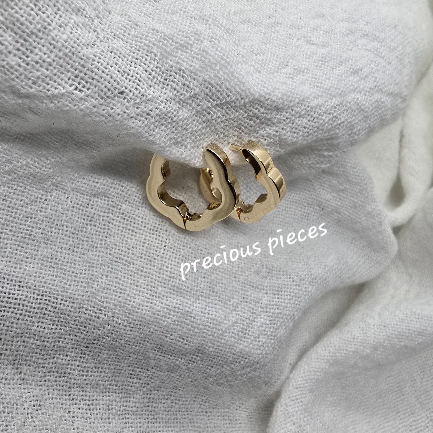 Flower Shape Huggie Hoop Earrings