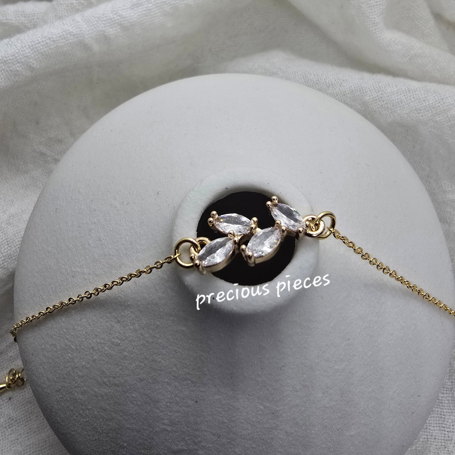 Zirconia Leaf Bracelet