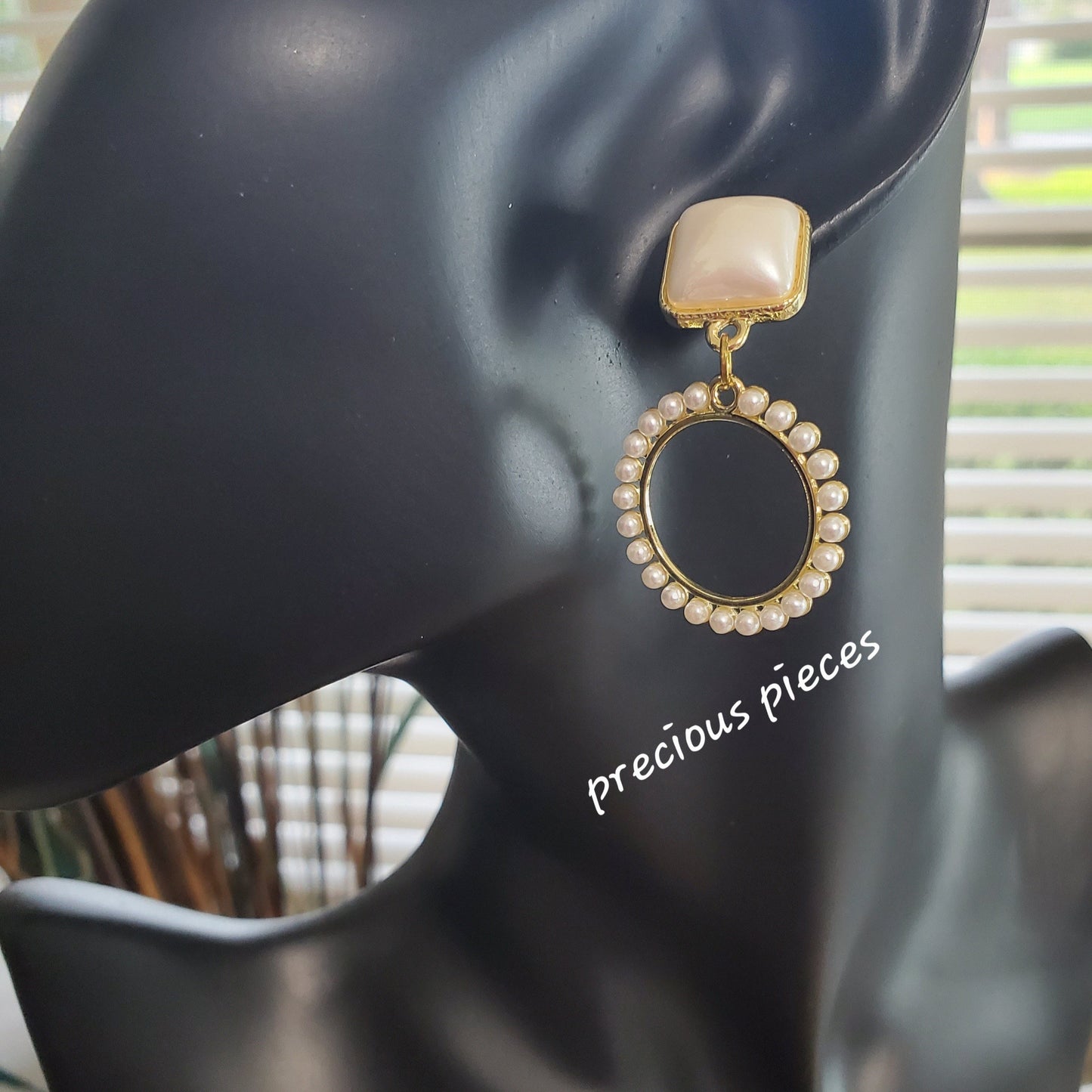 Circle of Pearls Earrings