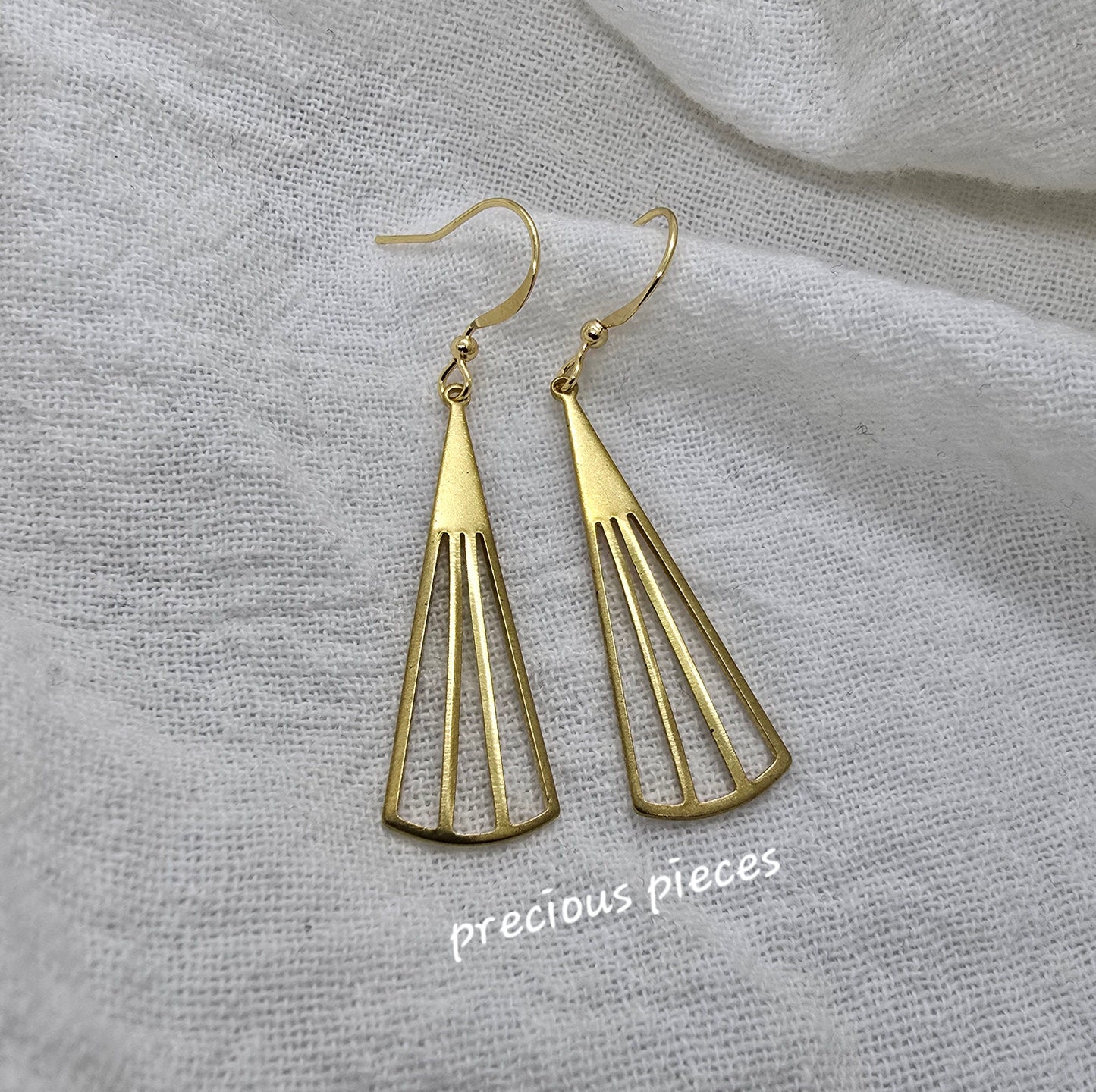 Scallop Dangle Earrings