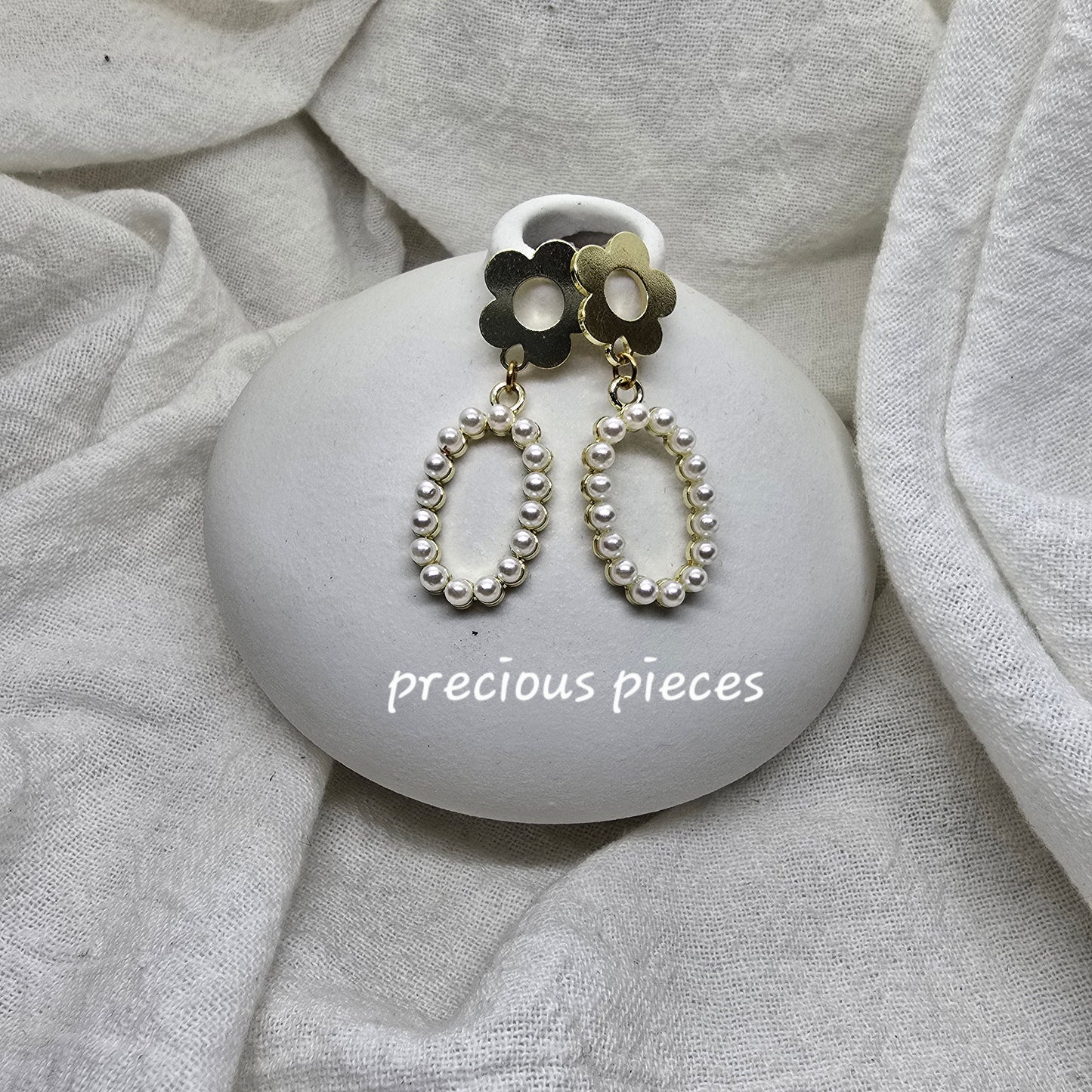 Pearl Oval Earrings