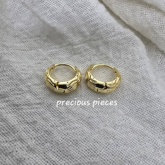 Mini Oval Huggie Earrings