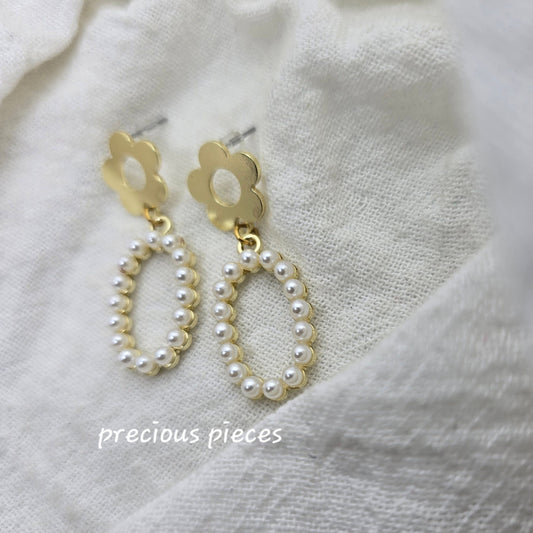 Pearl Oval Earrings