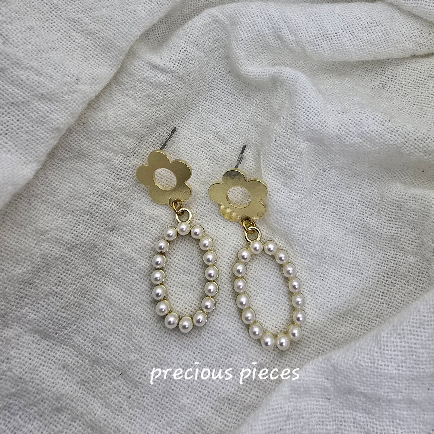 Pearl Oval Earrings